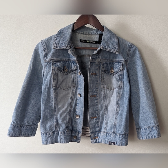Vintage DKNY Jeans Light Wash 3/4 Sleeves Cropped Jacket. Size Small - Picture 1 of 14